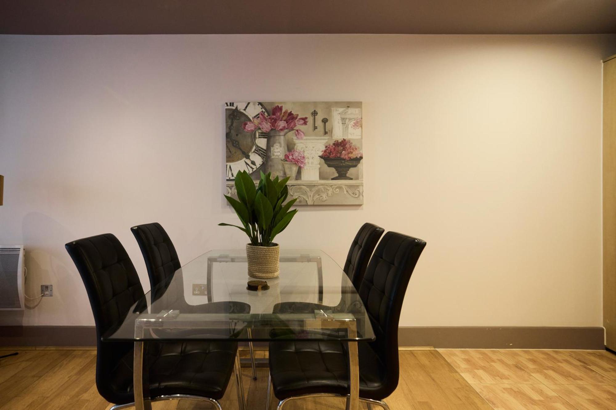 The Vauxhall Hideout - Comfy 2Bdr Flat With Balcony London Ngoại thất bức ảnh